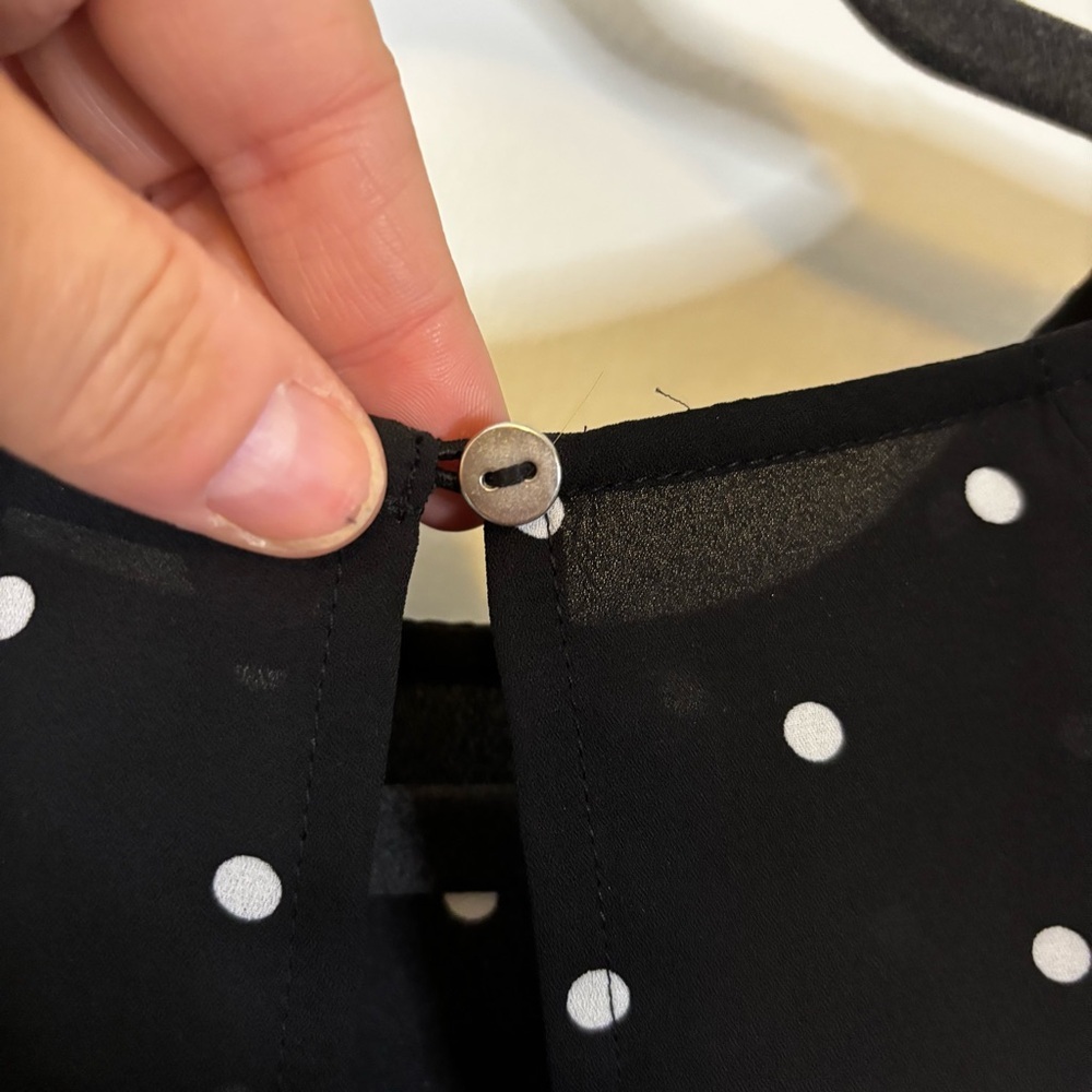 Forever 21 Black Top with White Dots Size XL - Picture 5 of 10